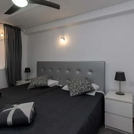 Apartman Santa Maria 135 - With Air Conditioning And Pool View